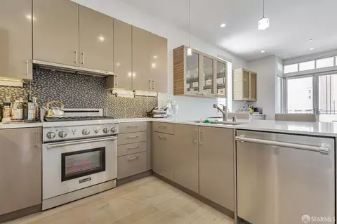 Kitchen - 989 Sutter St #2, San Francisco, CA 94109 photo 1 of 4