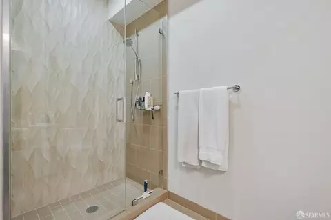 Bath - 989 Sutter St #2, San Francisco, CA 94109 photo 7 of 7