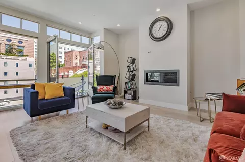 Living - 989 Sutter St #2, San Francisco, CA 94109 photo 3 of 7