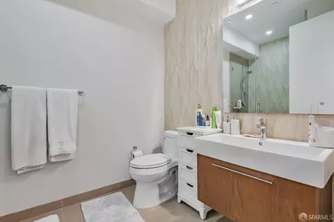 Bath - 989 Sutter St #2, San Francisco, CA 94109 photo 6 of 7