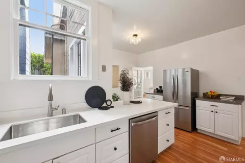 Kitchen - 499 36th Ave, San Francisco, CA 94121 photo 2 of 7