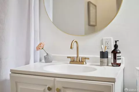 Bath - 499 36th Ave, San Francisco, CA 94121 photo 3 of 4