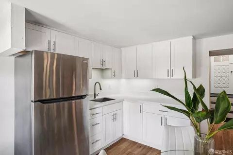 Kitchen - 499 36th Ave, San Francisco, CA 94121 photo 5 of 7