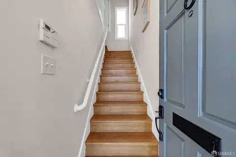Entry Way - 836 33rd Ave, San Francisco, CA 94121 photo 1 of 1