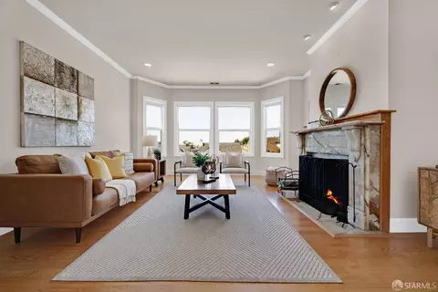 Living - 836 33rd Ave, San Francisco, CA 94121 photo 1 of 4
