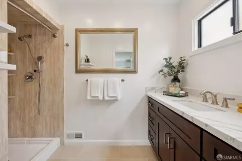 Bath - 950 Eucalyptus Dr, San Francisco, CA 94132 photo 2 of 2