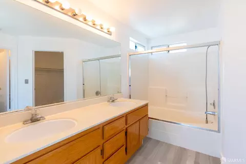 Bath - 4457 Fall Ln, Oakley, CA 94561 photo 2 of 5