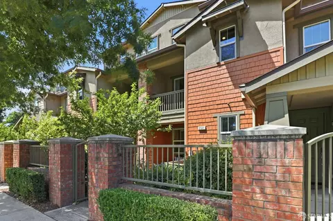 2541 Oak Rd, Walnut Creek, CA 94597