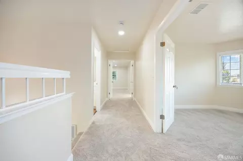 Entry Way - 5022 Gloucester Ln, Martinez, CA 94553 photo 4 of 6