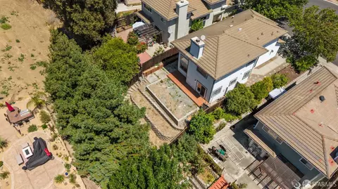 View/Area - 5022 Gloucester Ln, Martinez, CA 94553 photo 3 of 5