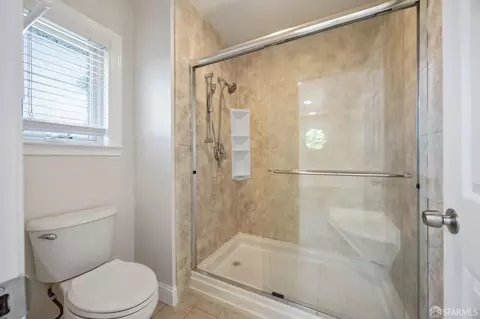 Bath - 5022 Gloucester Ln, Martinez, CA 94553 photo 5 of 5