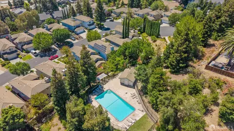 View/Area - 5022 Gloucester Ln, Martinez, CA 94553 photo 4 of 5