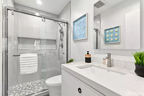 Bath - 1701 Central Ave #P, Alameda, CA 94501 photo 3 of 4