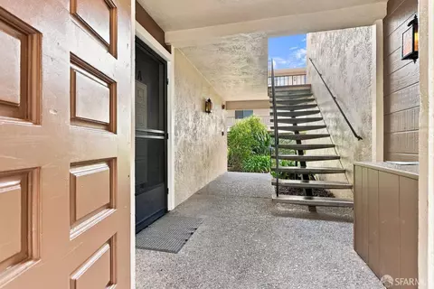 Entry Way - 1701 Central Ave #P, Alameda, CA 94501 photo 3 of 3