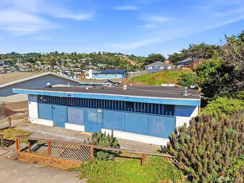 699 Oceana Blvd, Pacifica, CA 94044 photo 2