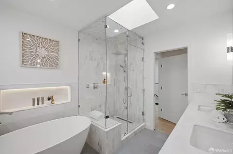 Bath - 115 Upland Dr, San Francisco, CA 94127 photo 3 of 7