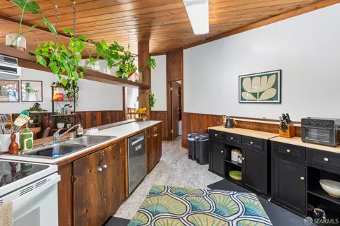 Kitchen - 880 Rockaway Beach Ave, Pacifica, CA 94044 photo 1 of 2