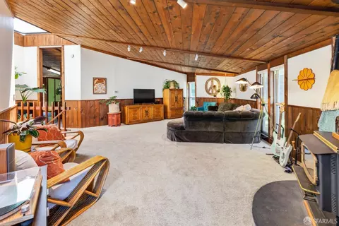 Living - 880 Rockaway Beach Ave, Pacifica, CA 94044 photo 2 of 4
