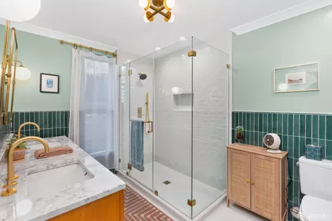 Bath - 880 Rockaway Beach Ave, Pacifica, CA 94044 photo 4 of 4