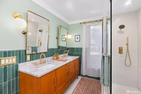 Bath - 880 Rockaway Beach Ave, Pacifica, CA 94044 photo 3 of 4