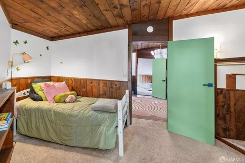Bedroom - 880 Rockaway Beach Ave, Pacifica, CA 94044 photo 2 of 4