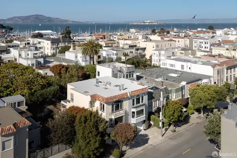 View/Area - 2264 Beach St, San Francisco, CA 94123 photo 3 of 4