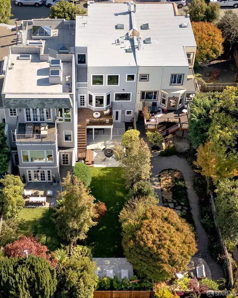 View/Area - 2264 Beach St, San Francisco, CA 94123 photo 1 of 4
