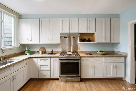 Kitchen - 19 Congo St, San Francisco, CA 94131 photo 2 of 4