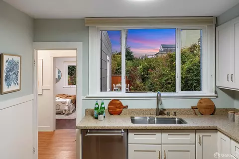 Kitchen - 19 Congo St, San Francisco, CA 94131 photo 4 of 4