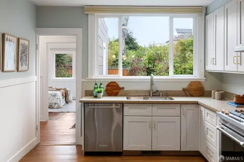 Kitchen - 19 Congo St, San Francisco, CA 94131 photo 3 of 4
