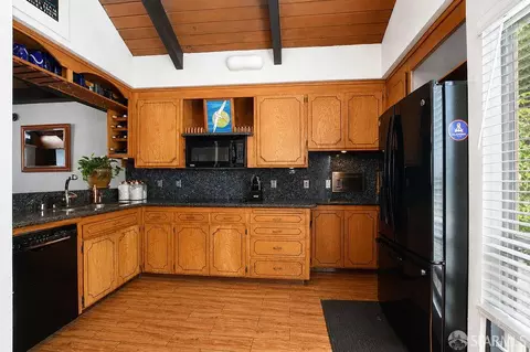 Kitchen - 2022 High St #D, Alameda, CA 94501 photo 1 of 3