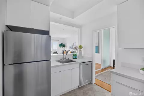 Kitchen - 925 Corbett Ave #103, San Francisco, CA 94131 photo 2 of 6