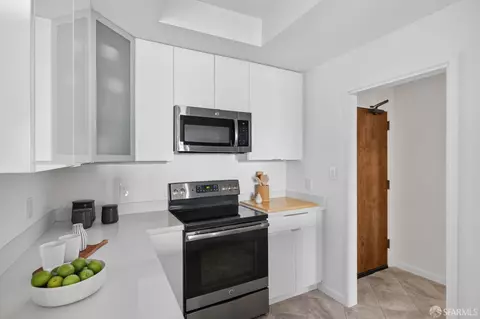 Kitchen - 925 Corbett Ave #103, San Francisco, CA 94131 photo 5 of 6