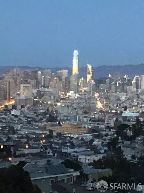 View/Area - 925 Corbett Ave #103, San Francisco, CA 94131 photo 3 of 6