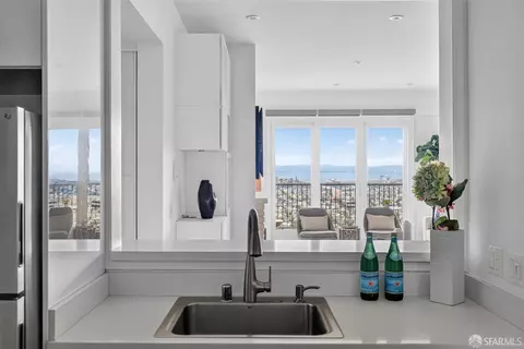 Kitchen - 925 Corbett Ave #103, San Francisco, CA 94131 photo 4 of 6