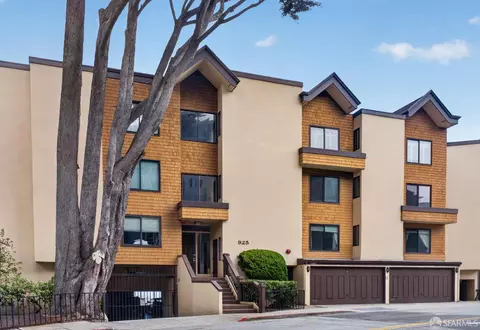 Exterior - 925 Corbett Ave #103, San Francisco, CA 94131 photo 3 of 5