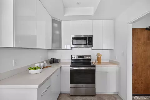 Kitchen - 925 Corbett Ave #103, San Francisco, CA 94131 photo 3 of 6