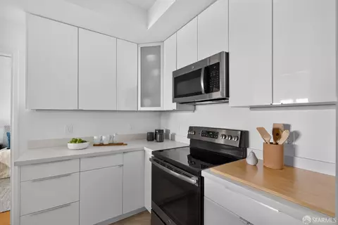Kitchen - 925 Corbett Ave #103, San Francisco, CA 94131 photo 1 of 6