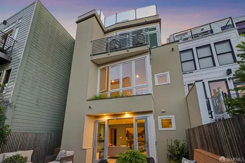 Exterior - 941 Diamond St, San Francisco, CA 94114 photo 9 of 14