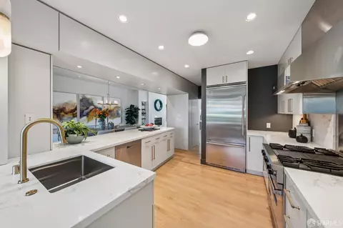 Kitchen - 941 Diamond St, San Francisco, CA 94114 photo 4 of 7