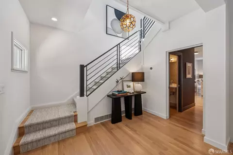 Entry Way - 941 Diamond St, San Francisco, CA 94114 photo 2 of 6