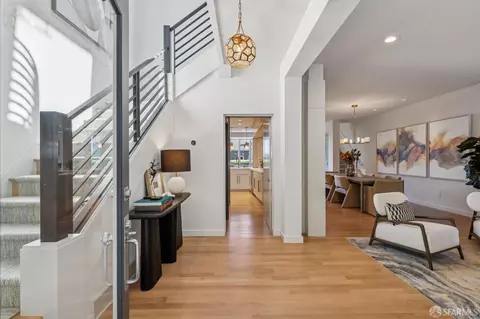 Entry Way - 941 Diamond St, San Francisco, CA 94114 photo 1 of 6