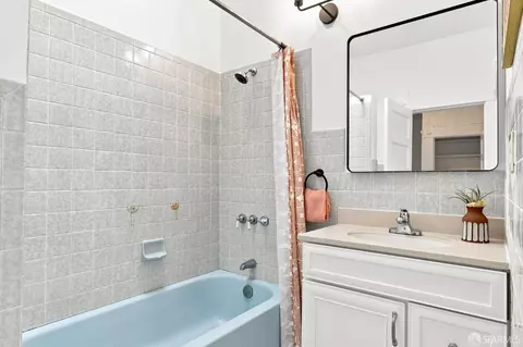 Bath - 615 7th Ave, San Francisco, CA 94118 photo 3 of 3