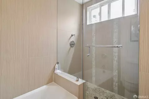 Bath - 33 Athens St, San Francisco, CA 94112 photo 3 of 11