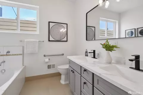 Bath - 33 Athens St, San Francisco, CA 94112 photo 5 of 11