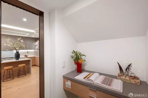 Entry Way - 755 Duncan St, San Francisco, CA 94131 photo 8 of 21