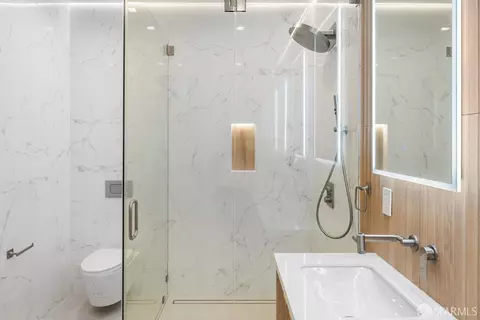 Bath - 755 Duncan St, San Francisco, CA 94131 photo 5 of 7