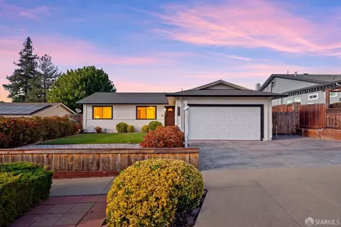 2294 Panoramic Dr, Concord, CA 94520