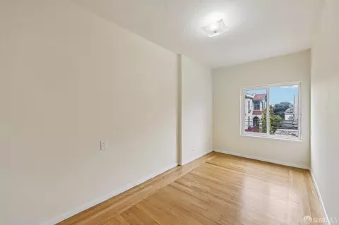 Bedroom - 480 Bartlett St, San Francisco, CA 94110 photo 8 of 9