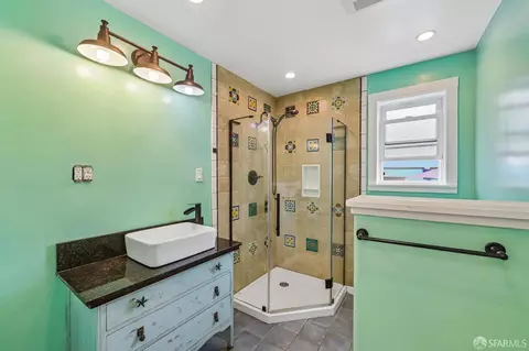 Bath - 480 Bartlett St, San Francisco, CA 94110 photo 1 of 2